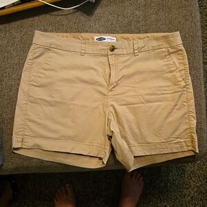 Old Navy Women’s Everyday shorts Mid-Rise Size 16